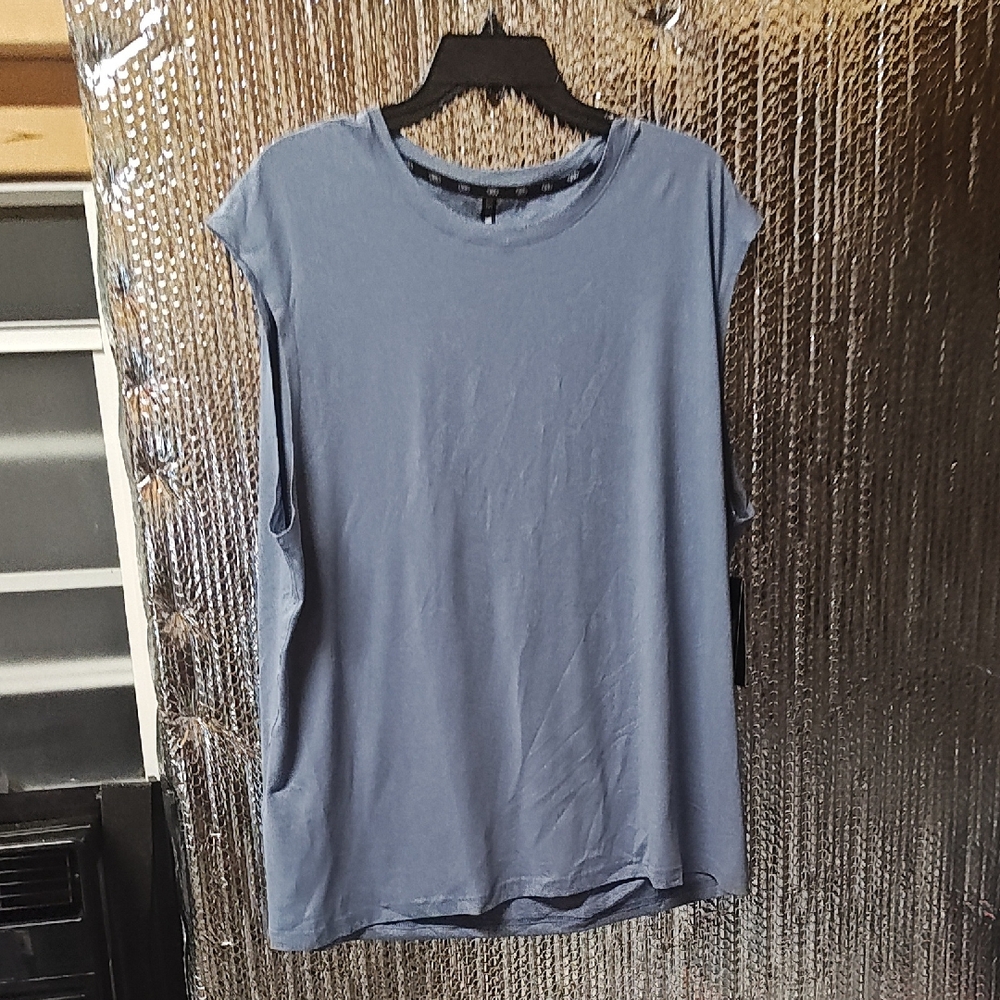 Legend Sleeveless Performance Tee